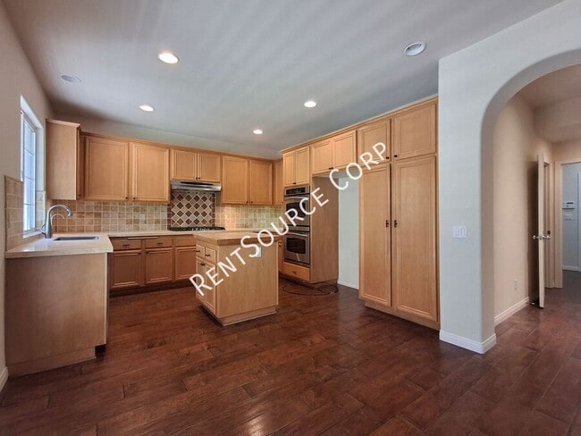 Building Photo - 24310 Las Palmas St