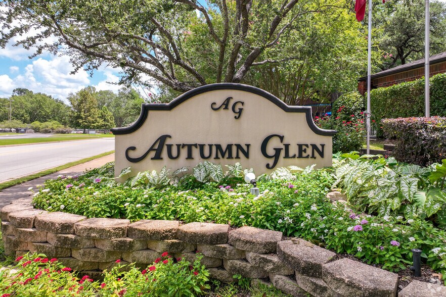 Primary Photo - Autumn Glen