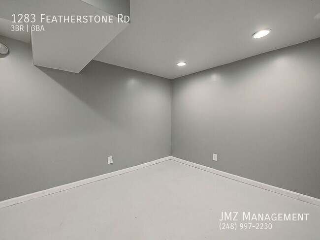 Building Photo - 1283 Featherstone Rd