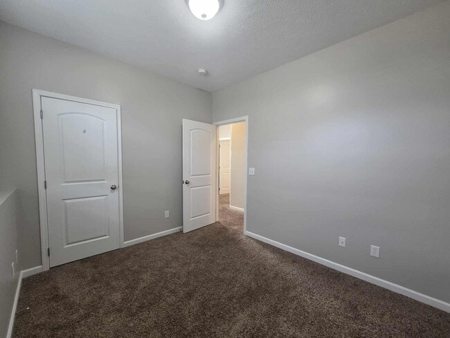 Building Photo - 404 Michaels Court