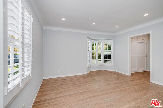 Building Photo - 4649 Sancola Ave