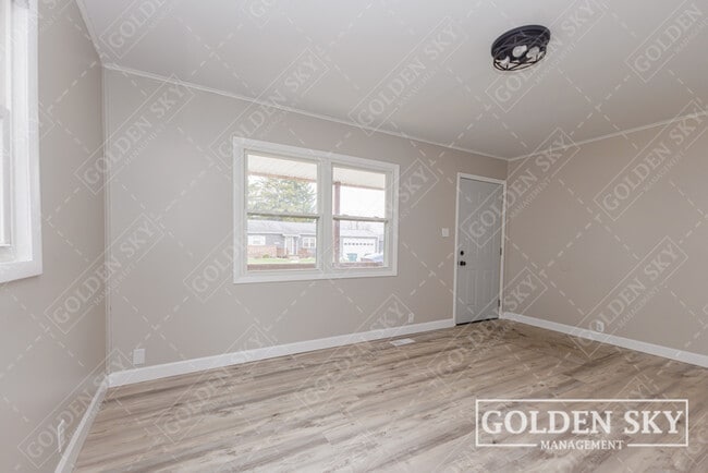 Building Photo - 2312 S Pershing Dr