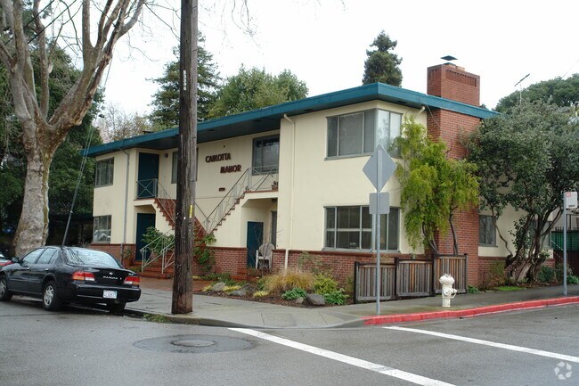 Primary Photo - Carlotta Manor
