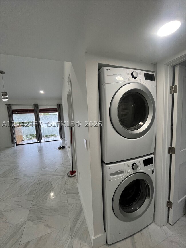 Building Photo - 15560 SW 80th St