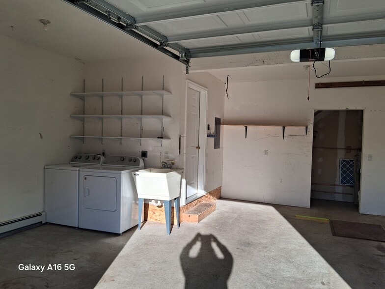 Building Photo - 2424 Mc Cauley Ln