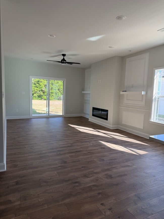 Building Photo - 2523 Jones St