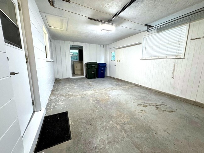 Building Photo - 6716 Anchor Way