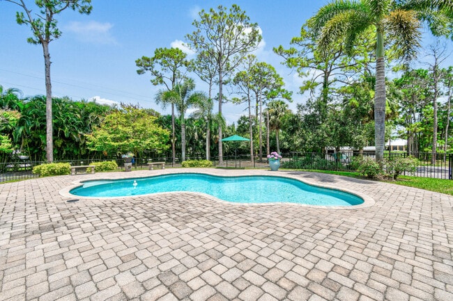 Building Photo - 3251 SW Holly Ln