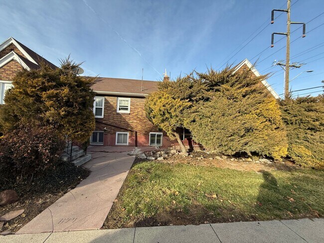 Building Photo - 1918 S 900 E