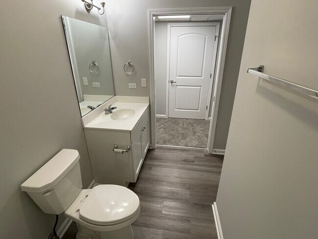 Building Photo - 301 N Madison St