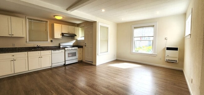 Building Photo - Great Inner Sunset Studio For Rent