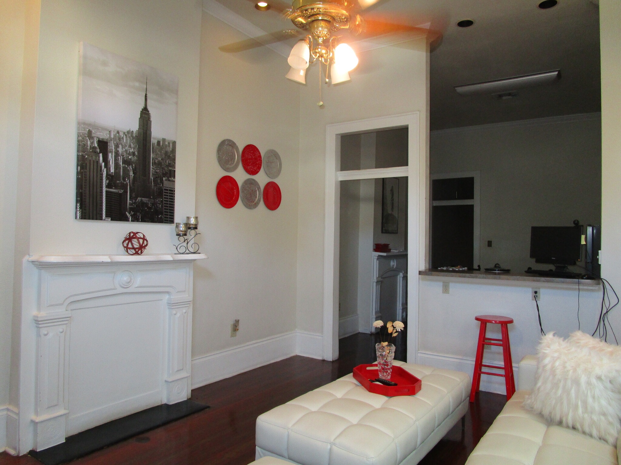 Entry Room - 323 Elmira Ave