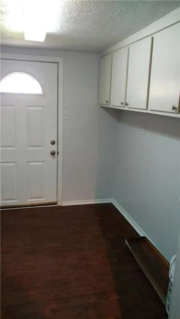 Building Photo - 1705 NW Euclid- AVAILABLE NOW!