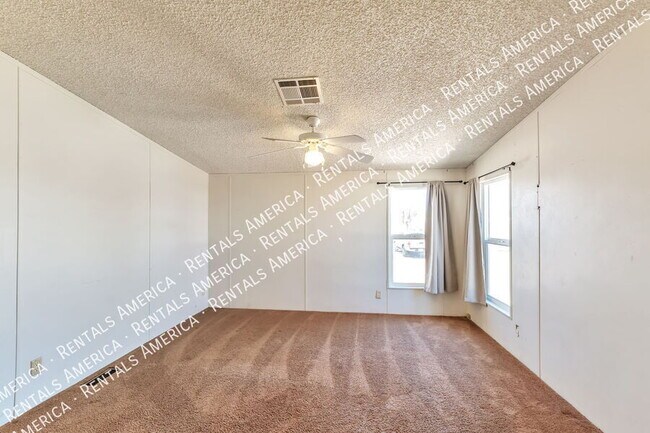 Building Photo - 13320 W El Lobo Rd
