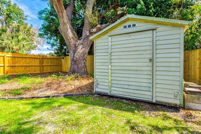 Building Photo - 3663 Egerton Cir