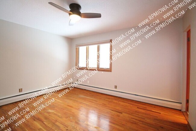 Building Photo - SCREENED PORCH!! 3 Bedroom, 1.5 Bath Home ...