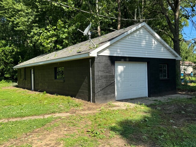 Building Photo - 54203 Wilson St