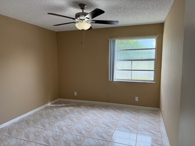 Building Photo - 795 Normandy Trail