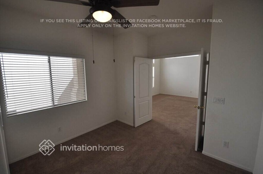 Building Photo - 10541 W Almeria Rd