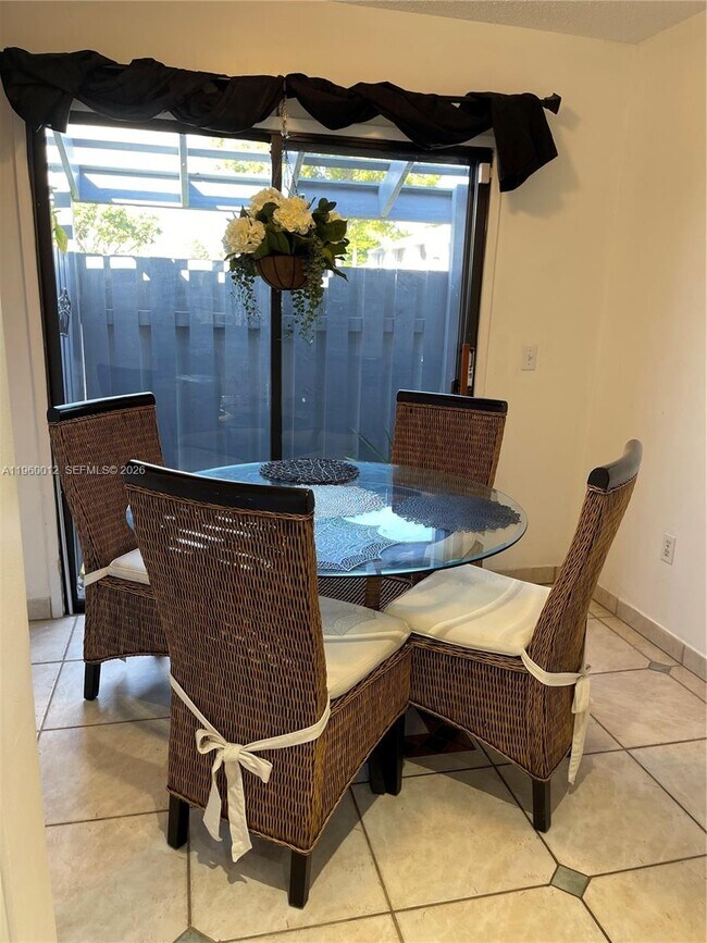 Building Photo - 1422 Amanda St