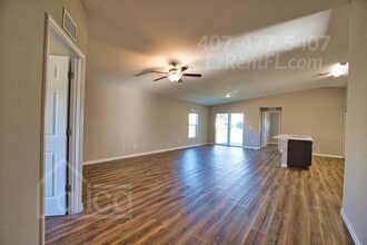 Building Photo - 121 Parish Dr