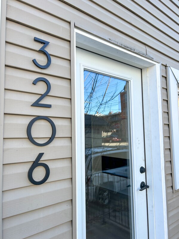 Building Photo - 3206 Dobson St