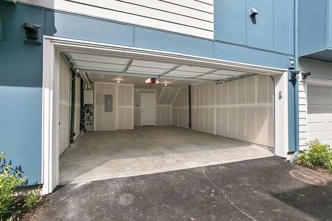 Building Photo - 14655 35th Ct NE