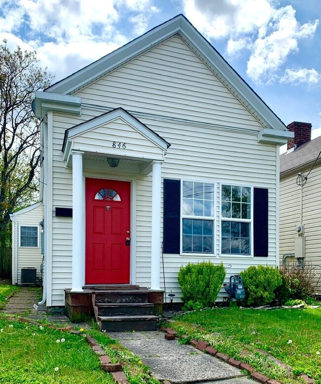 Building Photo - 846 Ash St
