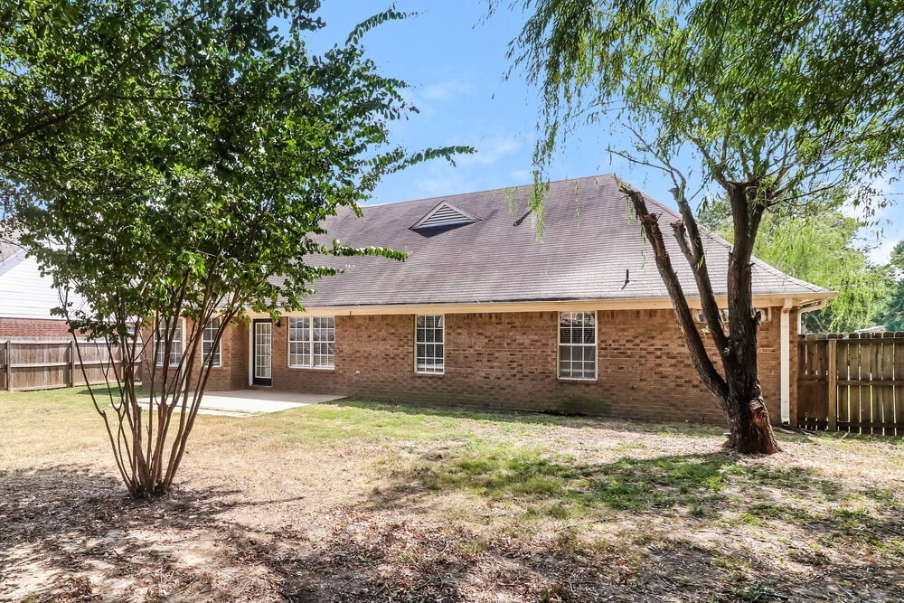 Building Photo - 2848 Pinnacle Dr
