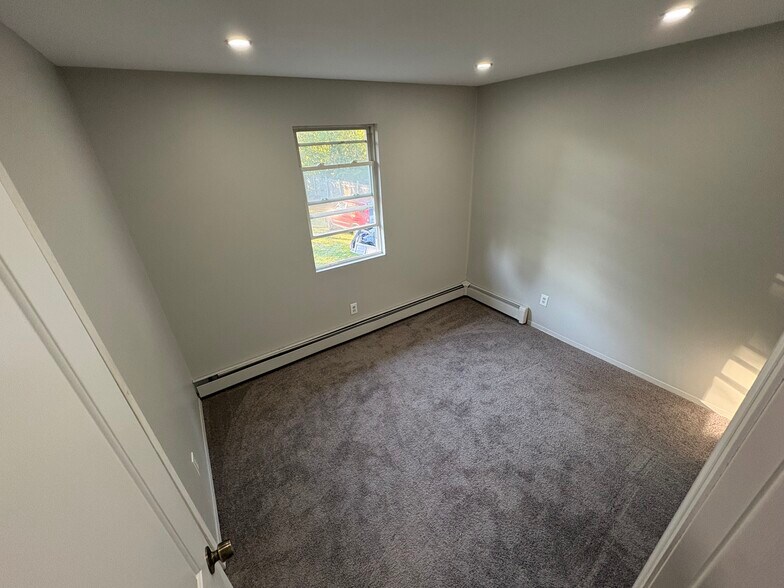 Building Photo - 50 Eisenhower Ave