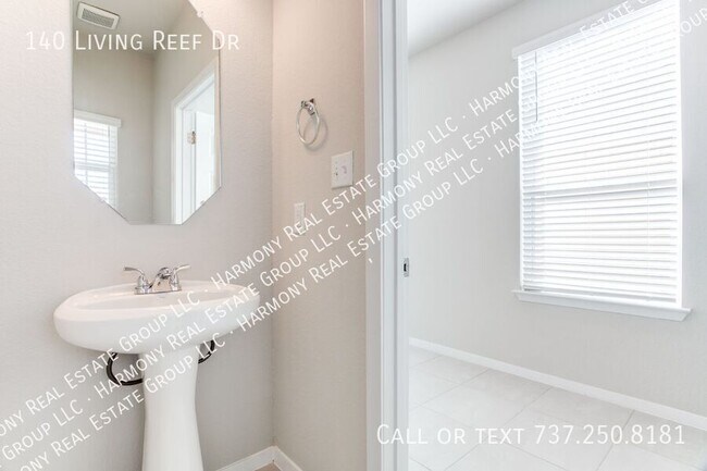 Building Photo - 140 Living Reef Dr