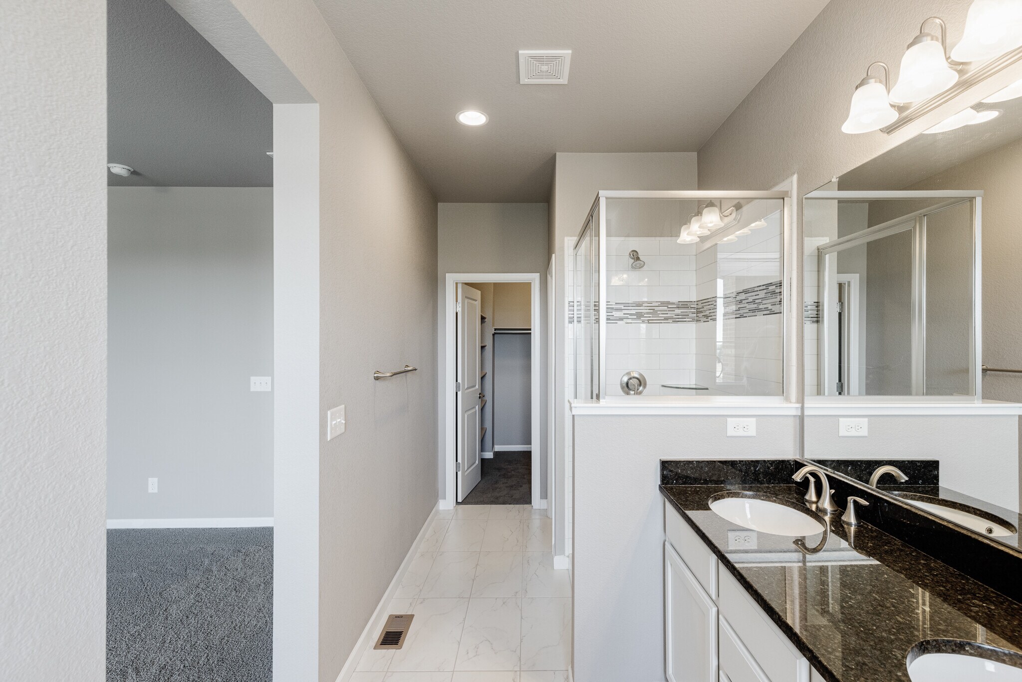 Building Photo - 8920 E Caley Way