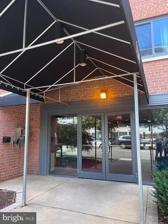 Building Photo - 1200 Arlington Rd