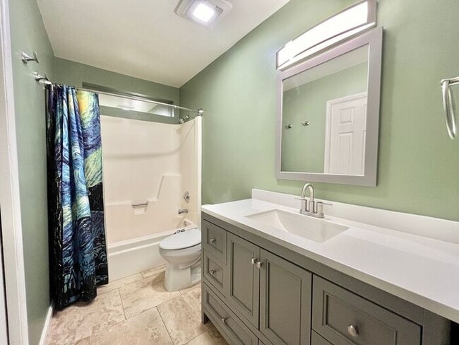 Building Photo - 3 Bd 3 Ba + Office + Den + Arizona Room!