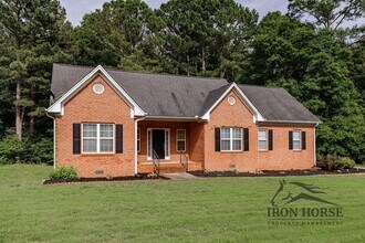 Building Photo - 411 Timber Creek Dr