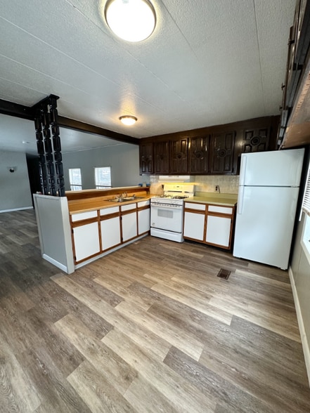 Building Photo - 214 Old Hwy Rd