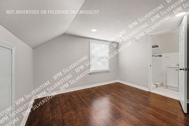 Building Photo - 1403 N Altadena Ave