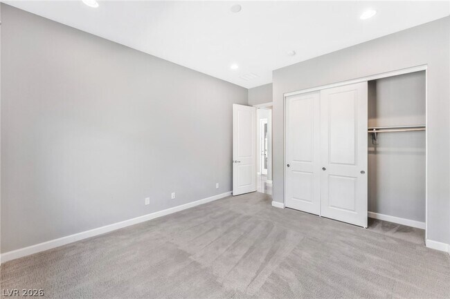 Building Photo - 8477 Wolf Mountain Ct