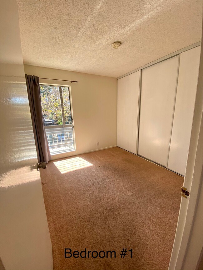 Building Photo - 2699 Derby St