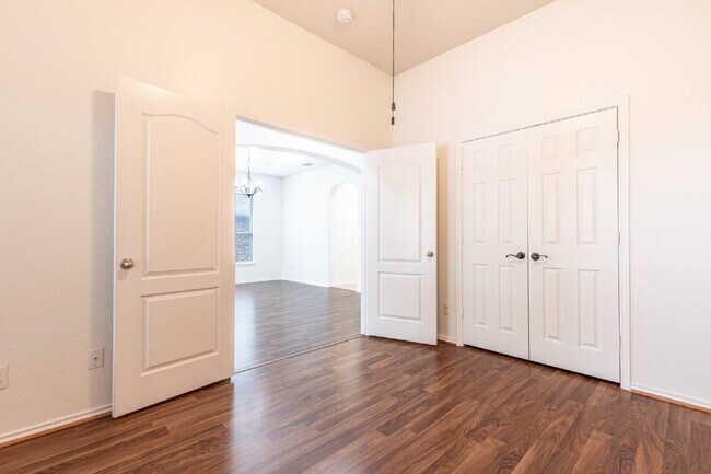 Building Photo - 7651 Mission Ledge