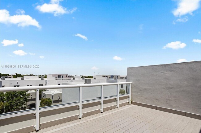 Building Photo - 6308 NW 104th Path