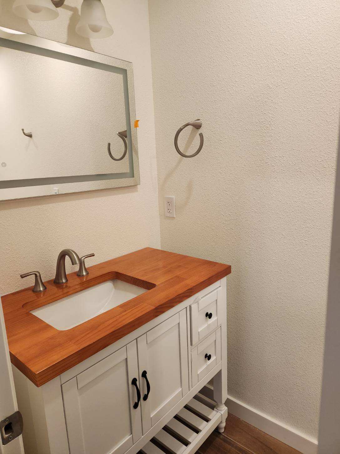 Building Photo - 914 N Olive St