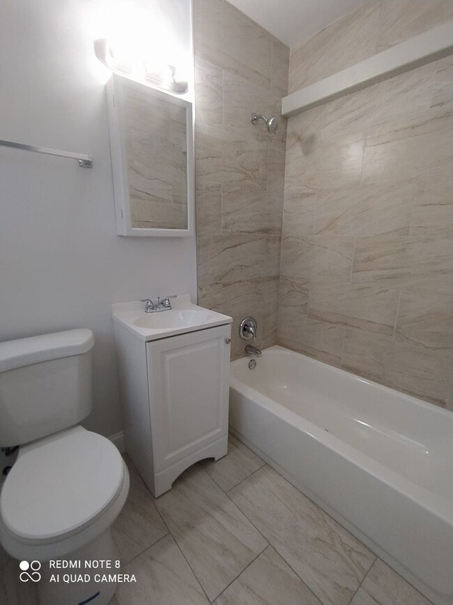 Building Photo - LC 06:125 SW 5th CT