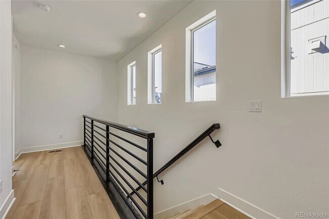 Building Photo - Modern Brand New Build Home Near DTC