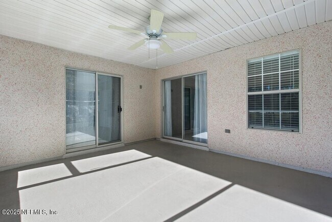 Building Photo - 744 Dewdrop Loop