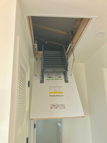 attic ladder - 624 Bonair St
