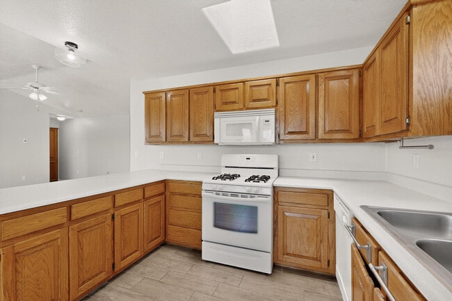 Building Photo - 16 Sheba Pl