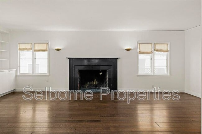 Building Photo - 25 Selborne Dr
