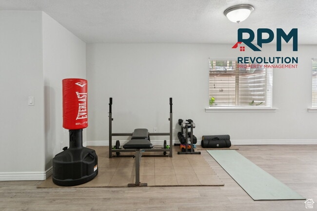 Building Photo - "Spacious 6-Bed Gem with Granite Touches &...