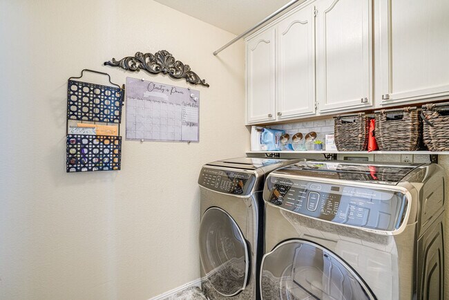 Building Photo - 3121 Crestline Ct